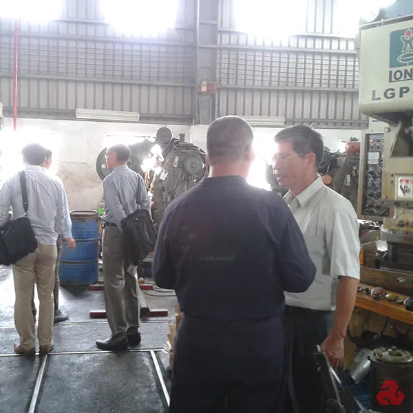 工廠檢驗團隊討論